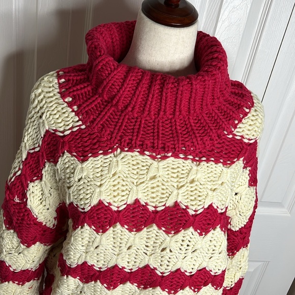 NWT-Colorblock Crop Turtleneck Sweater - Picture 5 of 9